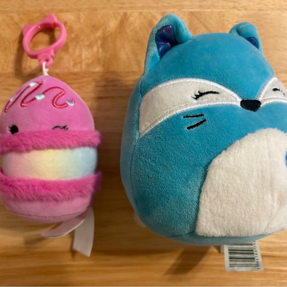 Pania the Fox and Middy the Winking Pink Macaron Squishmallows